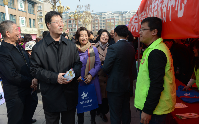 自治区社会工作人才队伍建设相关职能部门领导巡展2