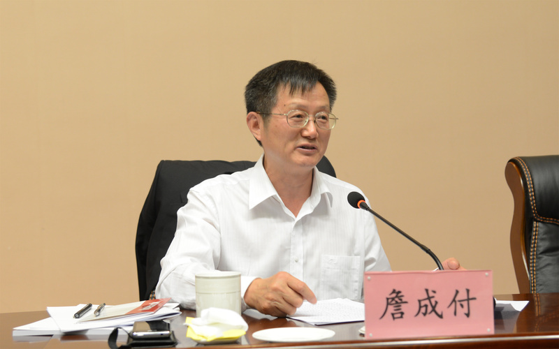 1民政部党组成员、社会组织管理局局长詹成付出席会议并讲话